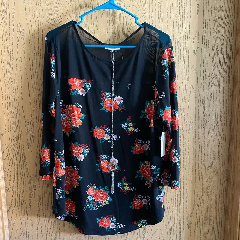 NWT Bobbie B Brooks Black Floral Top With Necklace, Size XL - Picture 1 of 6